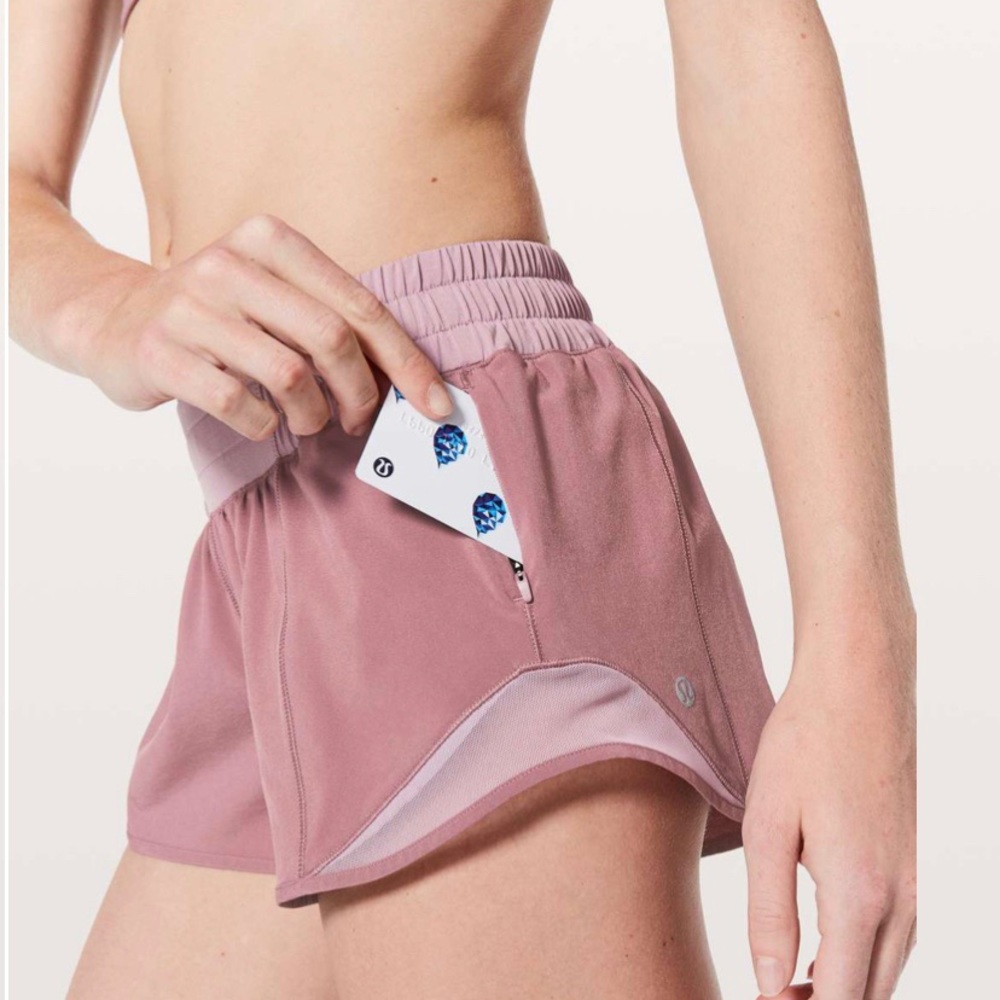 Lululemon Hotty Hot II 2.5” (Figue/Rose Blush)